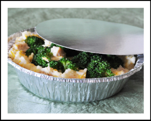 7" round pans with lids (6)